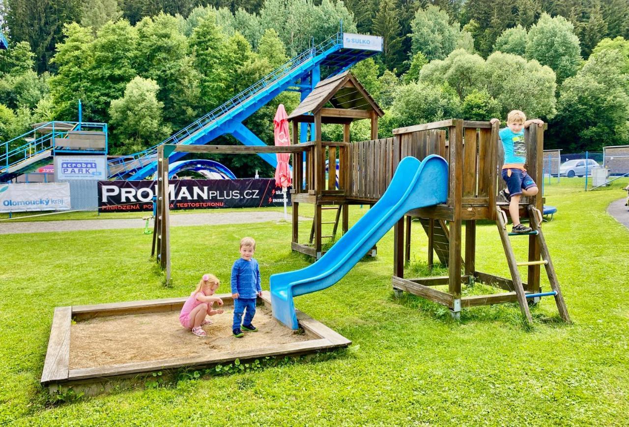 Penzion Acrobat Park Štíty Екстериор снимка